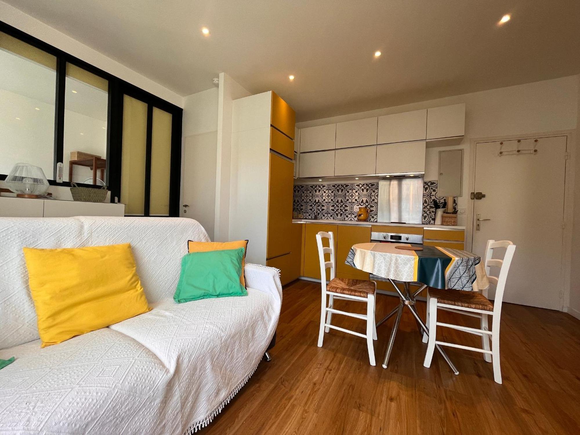 Appartement Lumineux 1 Chambre Au Coeur De Saint-Jean-De-Luz, Proche Plage Et Halles - Fr-1-239-890 Buitenkant foto